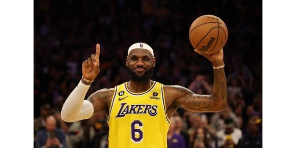 LeBron James lidera la historia de la NBA en anotación con 38,388 puntos